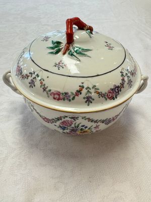 A varied collection of 13 Chinese famille rose wares, Yongzheng/Qianlong — 照片 121