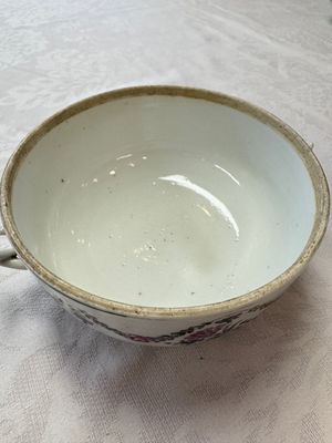 A varied collection of 13 Chinese famille rose wares, Yongzheng/Qianlong — 照片 128