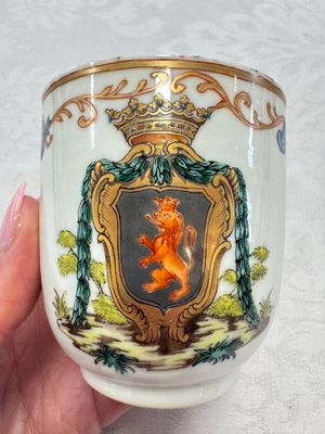 A varied collection of 13 Chinese famille rose wares, Yongzheng/Qianlong — 照片 13
