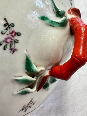 A varied collection of 13 Chinese famille rose wares, Yongzheng/Qianlong — 照片 133