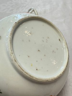 A varied collection of 13 Chinese famille rose wares, Yongzheng/Qianlong — 照片 139