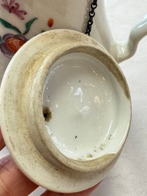 A varied collection of 13 Chinese famille rose wares, Yongzheng/Qianlong — 照片 156