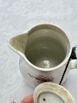 A varied collection of 13 Chinese famille rose wares, Yongzheng/Qianlong — 照片 158