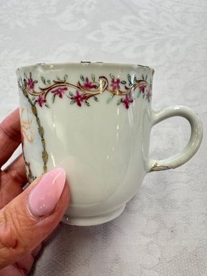 A varied collection of 13 Chinese famille rose wares, Yongzheng/Qianlong — 照片 29
