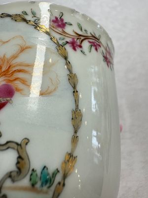 A varied collection of 13 Chinese famille rose wares, Yongzheng/Qianlong — 照片 30