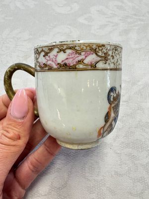 A varied collection of 13 Chinese famille rose wares, Yongzheng/Qianlong — 照片 3