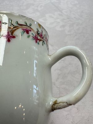 A varied collection of 13 Chinese famille rose wares, Yongzheng/Qianlong — 照片 31