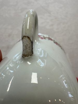 A varied collection of 13 Chinese famille rose wares, Yongzheng/Qianlong — 照片 32