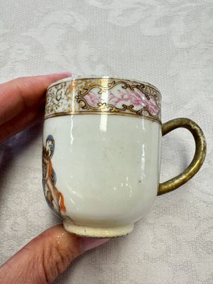A varied collection of 13 Chinese famille rose wares, Yongzheng/Qianlong — 照片 5