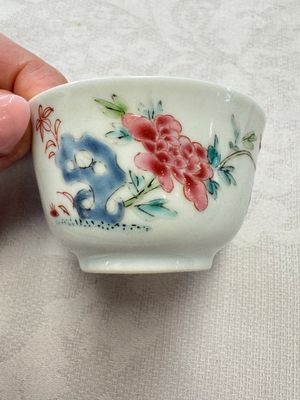 A varied collection of 13 Chinese famille rose wares, Yongzheng/Qianlong — 照片 64