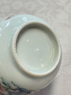 A varied collection of 13 Chinese famille rose wares, Yongzheng/Qianlong — 照片 68