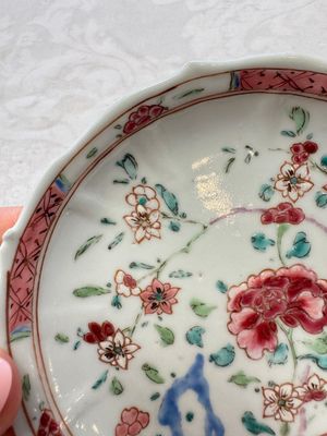 A varied collection of 13 Chinese famille rose wares, Yongzheng/Qianlong — 照片 71