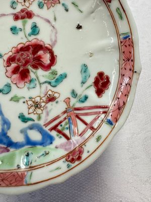A varied collection of 13 Chinese famille rose wares, Yongzheng/Qianlong — 照片 73