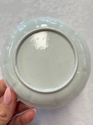 A varied collection of 13 Chinese famille rose wares, Yongzheng/Qianlong — 照片 75