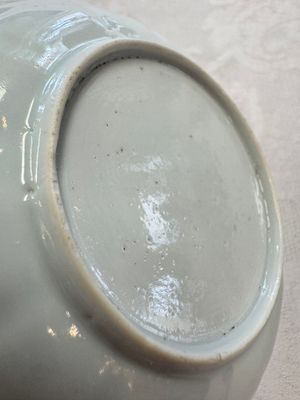 A varied collection of 13 Chinese famille rose wares, Yongzheng/Qianlong — 照片 76