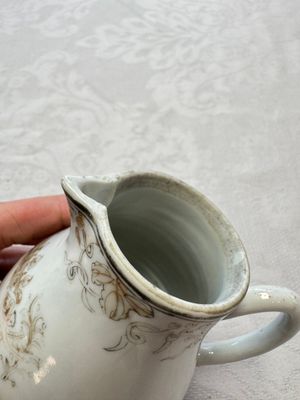 A varied collection of 13 Chinese famille rose wares, Yongzheng/Qianlong — 照片 86