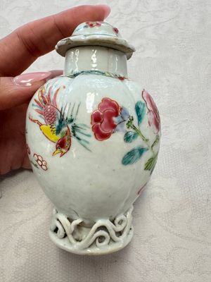 A varied collection of 13 Chinese famille rose wares, Yongzheng/Qianlong — 照片 93
