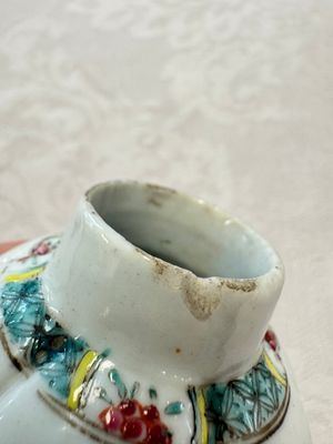A varied collection of 13 Chinese famille rose wares, Yongzheng/Qianlong — 照片 97
