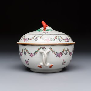 A varied collection of 13 Chinese famille rose wares, Yongzheng/Qianlong — 照片 3