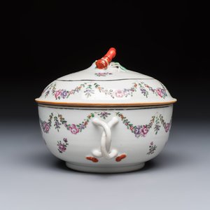 A varied collection of 13 Chinese famille rose wares, Yongzheng/Qianlong — 照片 5