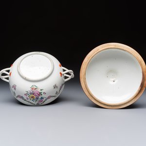 A varied collection of 13 Chinese famille rose wares, Yongzheng/Qianlong — 照片 7