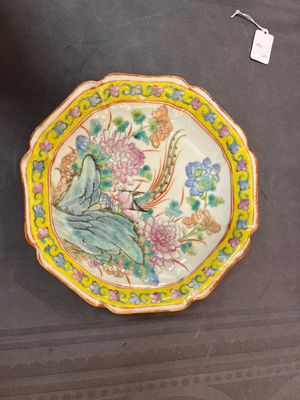 A varied collection of 15 Chinese famille rose and verte wares, 19/20th C. — photo 13