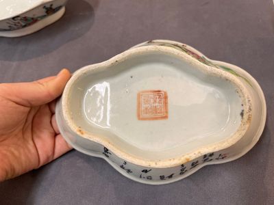 A varied collection of 15 Chinese famille rose and verte wares, 19/20th C. — photo 2