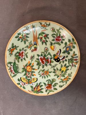 A varied collection of 15 Chinese famille rose and verte wares, 19/20th C. — photo 31
