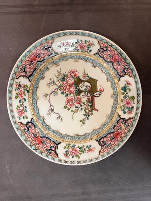 A varied collection of 15 Chinese famille rose and verte wares, 19/20th C. — photo 35