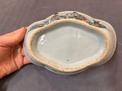 A varied collection of 15 Chinese famille rose and verte wares, 19/20th C. — photo 5