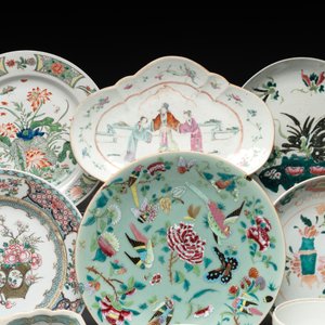 A varied collection of 15 Chinese famille rose and verte wares, 19/20th C. — photo 2