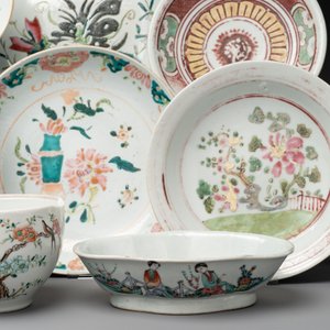 A varied collection of 15 Chinese famille rose and verte wares, 19/20th C. — photo 6