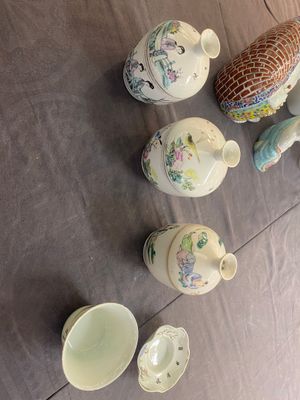 A varied collection of 15 pieces of Chinese qianjiang cai, famille rose and verte porcelain, 19/20th C. — 照片 11