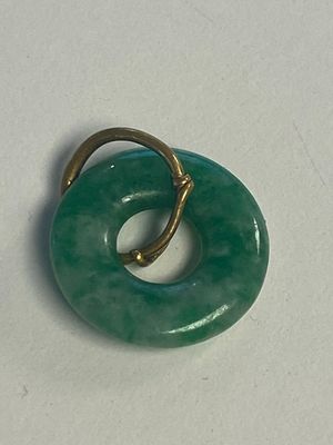 A varied collection of 16 pieces of Chinese jewelry and boxes, including jade, gold and silver, 20th C. — 照片 31