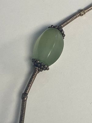 A varied collection of 16 pieces of Chinese jewelry and boxes, including jade, gold and silver, 20th C. — 照片 45
