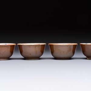 A varied collection of 18 Chinese famille rose, blue and white wares, 18/19th C. — photo 18