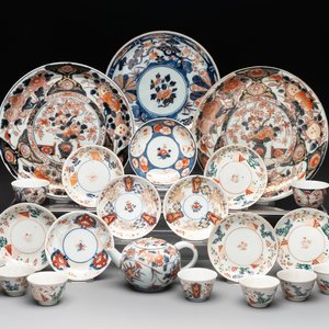 A varied collection of 22 Japanese Imari wares, 17/19th C. — foto 1