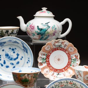 A varied collection of 24 Chinese porcelain wares, Kangxi and later — foto 4