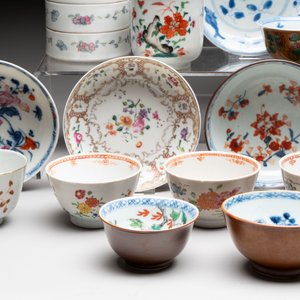 A varied collection of 24 Chinese porcelain wares, Kangxi and later — foto 5