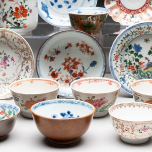 A varied collection of 24 Chinese porcelain wares, Kangxi and later — foto 6