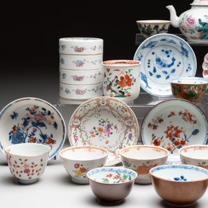 A varied collection of 24 Chinese porcelain wares, Kangxi and later — foto 8