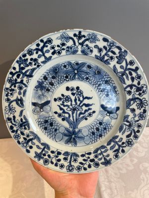 A varied collection of 34 pieces of Chinese porcelain, Kangxi and later — 照片 25