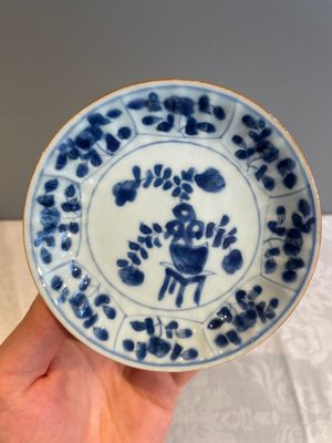 A varied collection of 34 pieces of Chinese porcelain, Kangxi and later — 照片 57