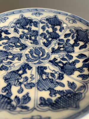 A varied collection of 34 pieces of Chinese porcelain, Kangxi and later — 照片 71