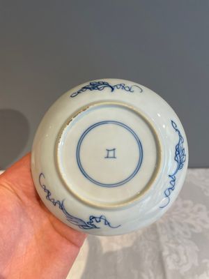 A varied collection of 34 pieces of Chinese porcelain, Kangxi and later — 照片 80