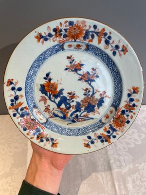 A varied collection of 34 pieces of Chinese porcelain, Kangxi and later — 照片 90