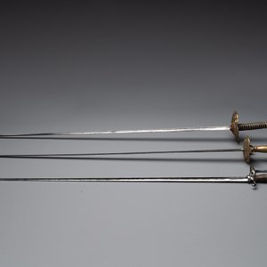 A varied collection of 4 European swords and a walking stick-blade, 17/19th C. — 照片 2