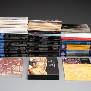 A varied collection of 99 auction catalogues on Asian arts from Sotheby's, 1968 and later — photo 1