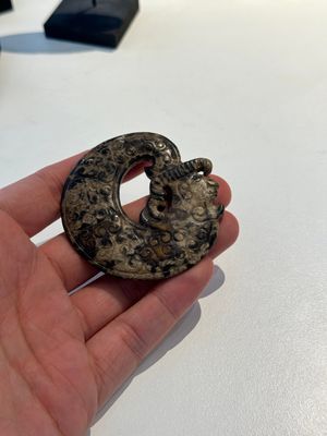 A varied collection of 'bi' discs and jade pendants, China, 1st C. B.C. and earlier — photo 13