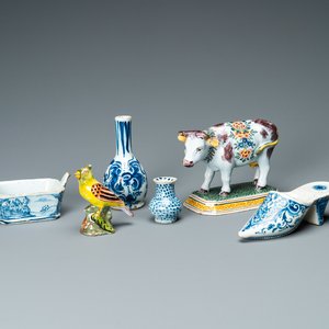 A varied collection of blue and white and polychrome Delftware, 18/19th C. — 照片 1
